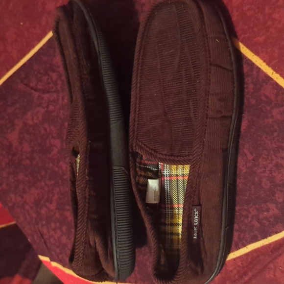 Muk Luks Slippers - Picture 2 of 9
